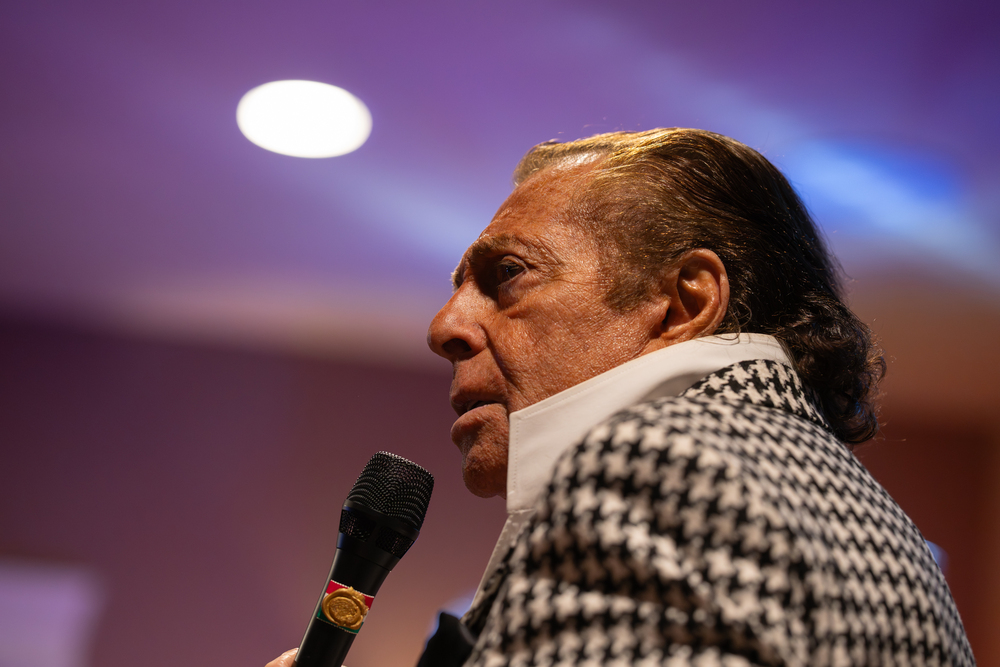 Gianni Russo speaking to the room